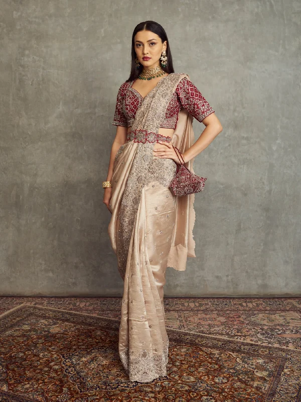 Embroidered Saree With Blouse and Belt Delicate Bow Blouse