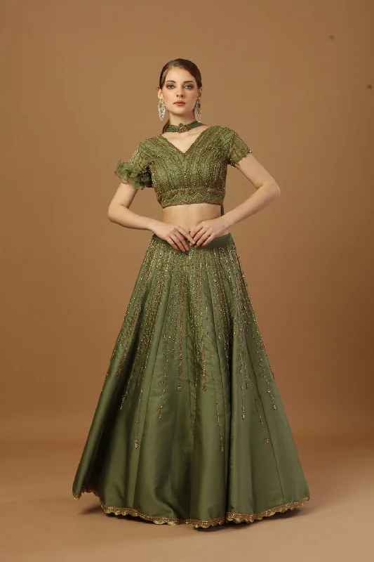 Blouse With One Sided Ruffle Sleeve ,Comes With Lehenga And A Narrow Neck Dupatta Peter Pan Blouse