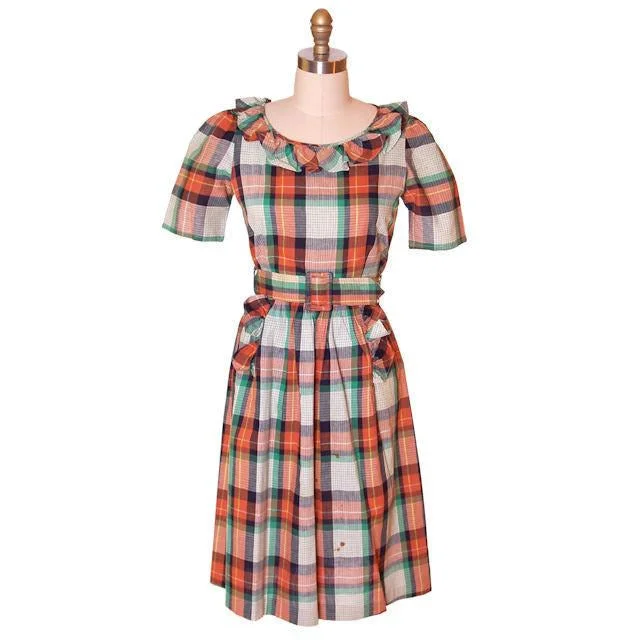 Vintage Cotton House Dress Frock Green Plaid WW2 1940s 35-28-46 S/M Guernsey Tunics Sophisticated sleek Vintage Cotton House Dress Frock Green Plaid WW2 1940s 35-28-46 S/M Guernsey Tunics Sophisticated sleek