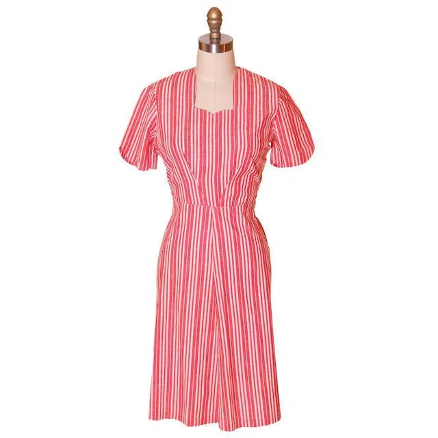 Vintage Cotton Printed House Dress Frock Red Stripes Early 1940s 40-30-40 Tunics Chic elegant Vintage Cotton Printed House Dress Frock Red Stripes Early 1940s 40-30-40 Tunics Chic elegant