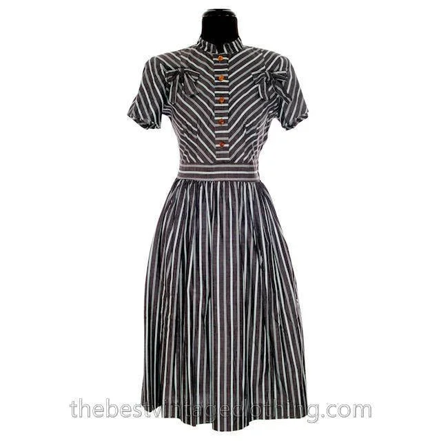 Vintage 1940s Day Dress Cotton Gray Seafoam Green Stripes Bows Adorable Short Sleeves S- M Tunics Summer linen Vintage 1940s Day Dress Cotton Gray Seafoam Green Stripes Bows Adorable Short Sleeves S- M Tunics Summer linen