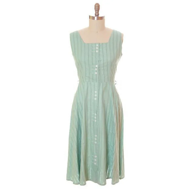 Vintage Ladies Day Dress Pale Green Cotton Cool Button Details 1950s Large Tunics Satin smooth Vintage Ladies Day Dress Pale Green Cotton Cool Button Details 1950s Large Tunics Satin smooth