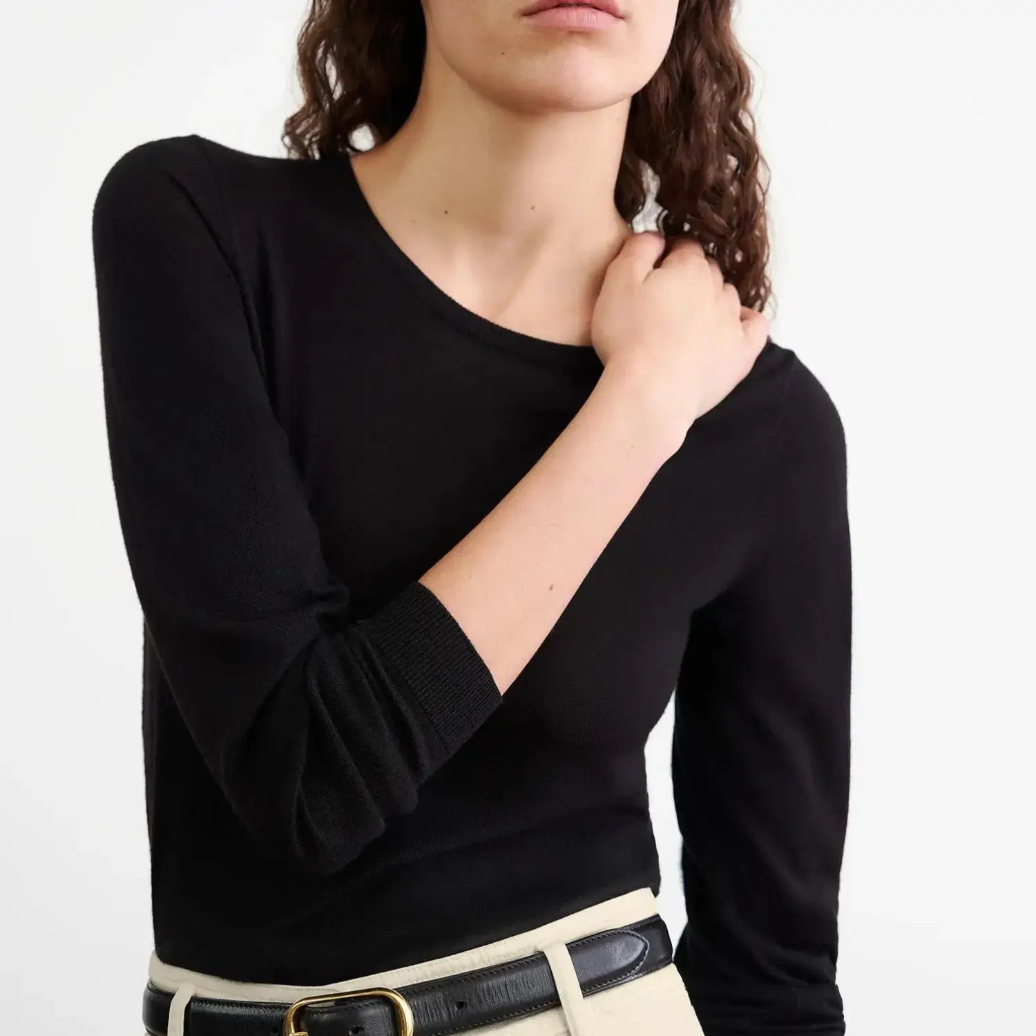 Oriana sweater in Black Elegant Classic Vintage