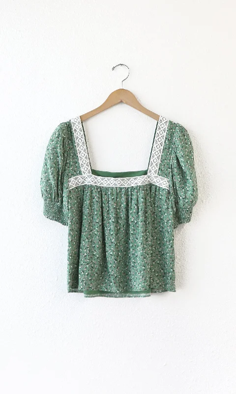 Kelly Lace Trim Floral Top